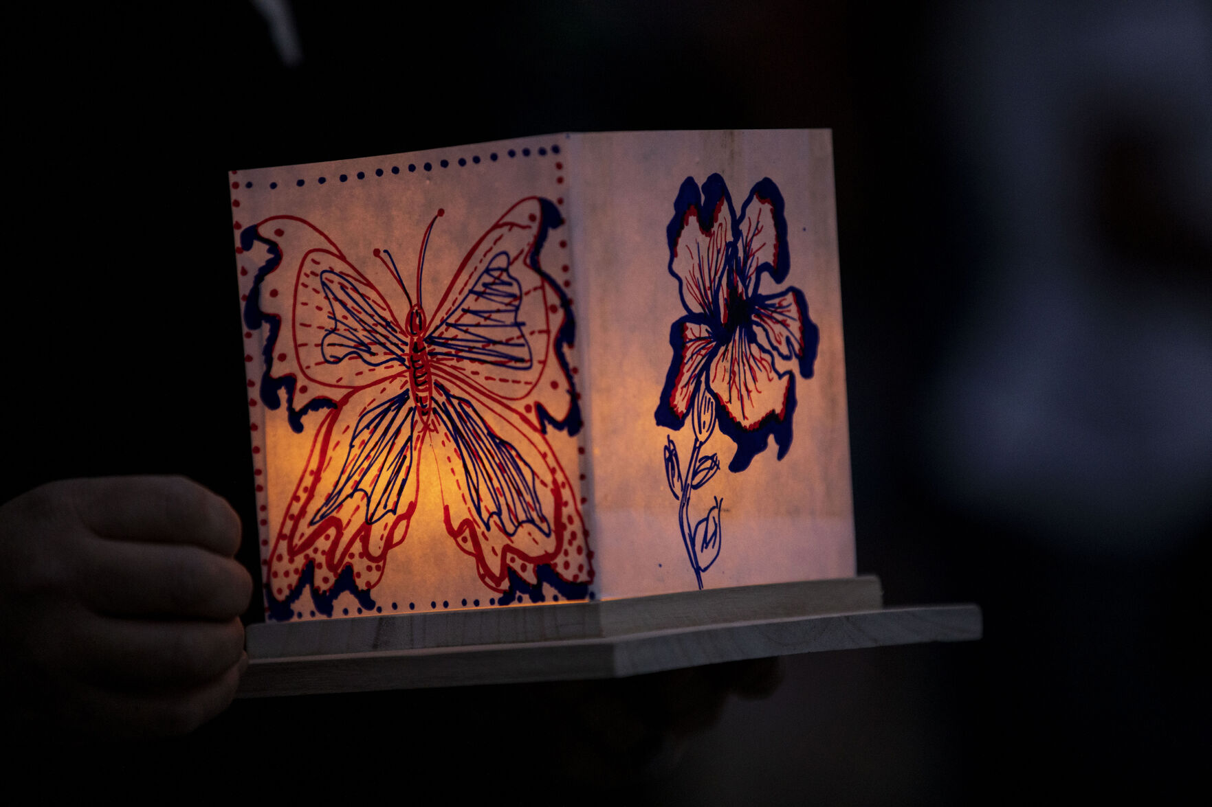 071221-news-waternlantern 22.jpg